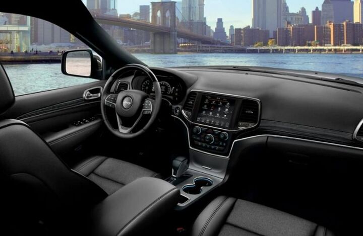 2022 Jeep Grand Cherokee 4xe interiors